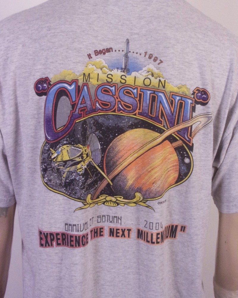 vintage 00s Y2K NASA Cassini Mission T-Shirt 2004 Space SZ XL