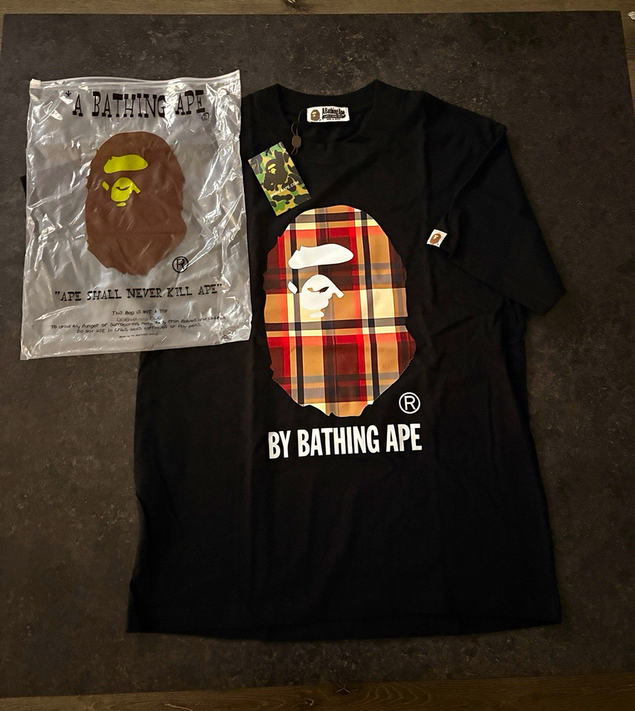 A Bathing Ape BAPE Men’s M Black Ape Head Logo Graphic Cotton Crew Tee