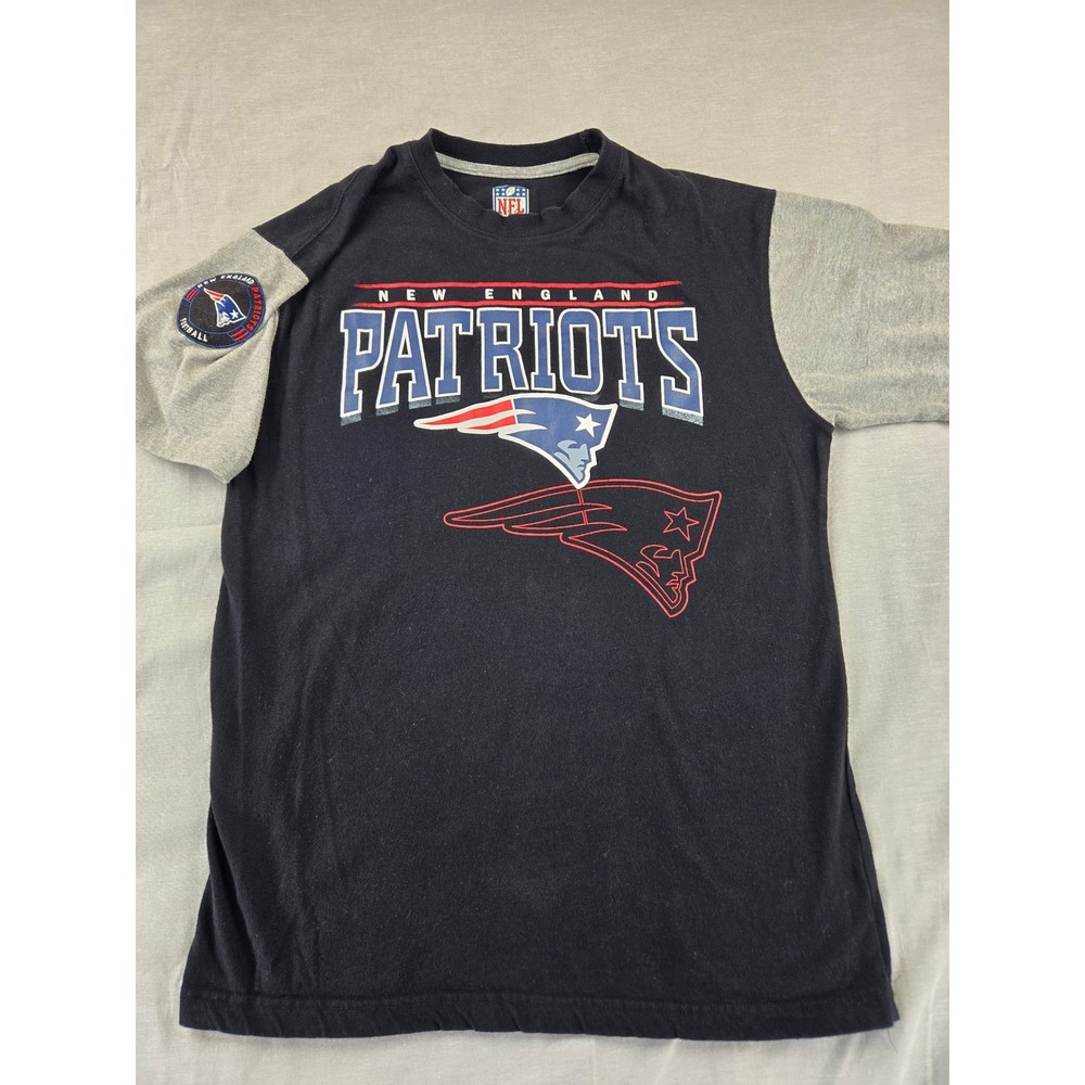 NFL New England Patriots Mens Large T-Shirt Black Gray Colorblock Flying Elvis