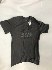Under Armour Men’s T-shirt heather gray, with black logo. NEW WITH TAGS! size M