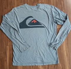 Quiksilver T-Shirt Men’s Sz XL Modern Fit Mountain and Wave Classic Surfing Tee