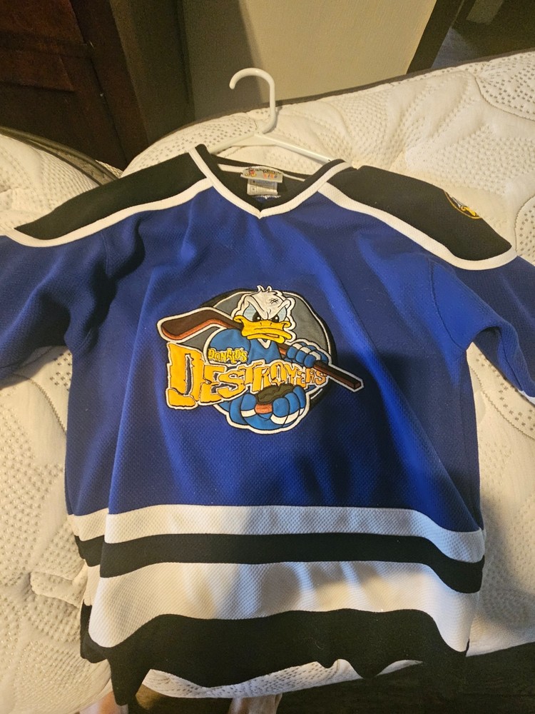 VTG 90s Disney Destroyers Donald Duck #34