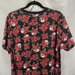 All Over Skulls Print Men T-Shirt WXYZ LG Short Sleeve Front Pocket Halloween