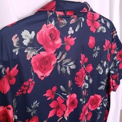 Tek Gear Navy Blue Red Roses Floral Collar Button Up Athletic Shirt Size M