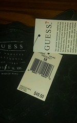 NWT $49.50 Men’s GUESS Charcoal Graphic Phantom V-neck T-Shirt – Size MEDIUM