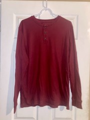 Croft & Barrow Men’s Easy Care Long Sleeve Henley T-Shirt – Size L – Red