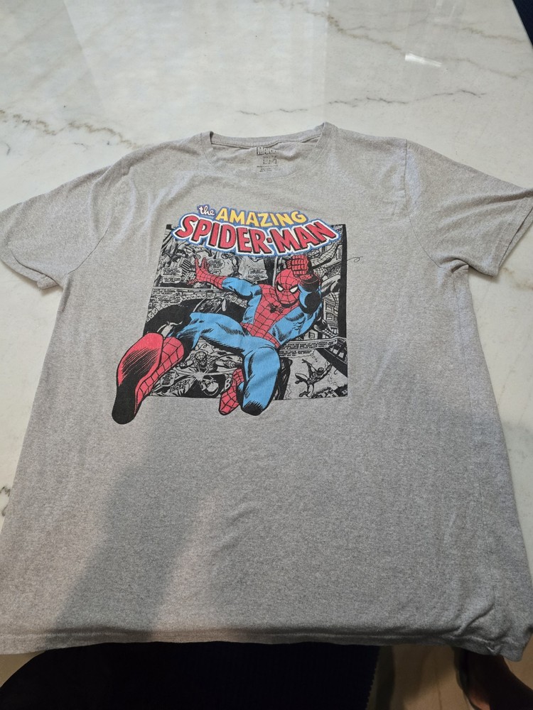 The Amazing Spider Man Retro Comic Book Graphic Gray T-Shirt Unisex Large