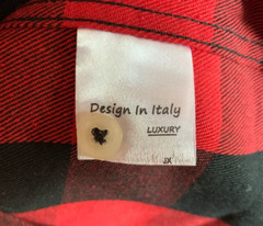 Design in Italy Men’s Shirt Red and Black Plaid Long Sleeve 2 Pockets Size XS