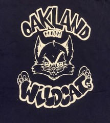 VTG Oakland High Wildcats Men’s T-Shirt Size XL Single Stich Graphic Print USA