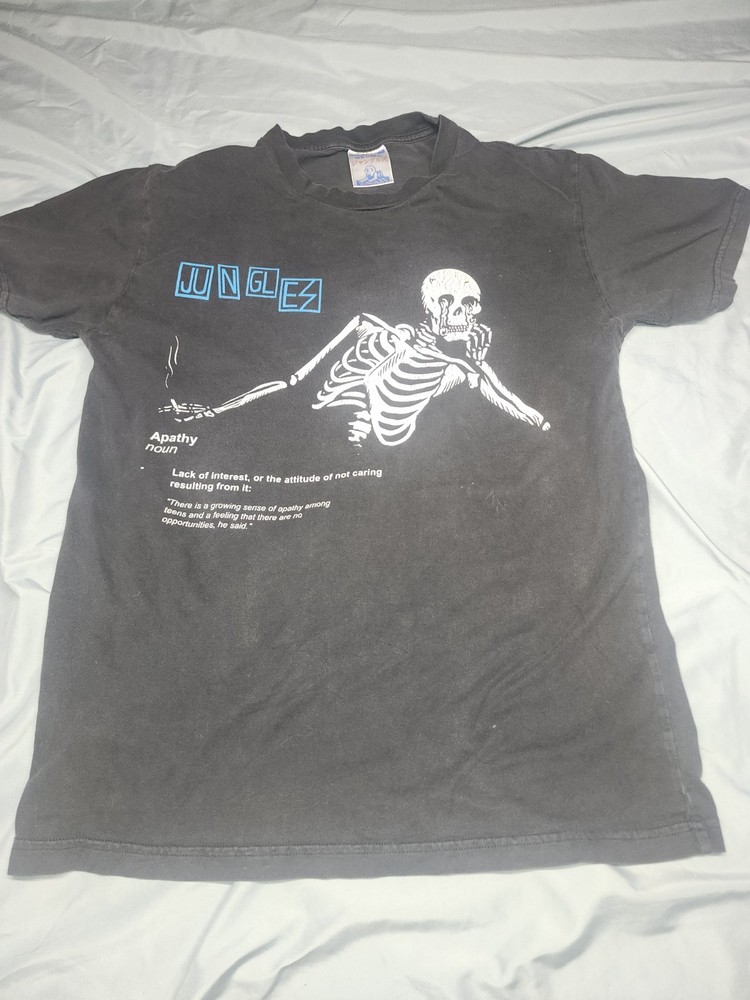 New Variety Jungles T-Shirt Size Medium Skeleton Eyes Falling Out Apathy