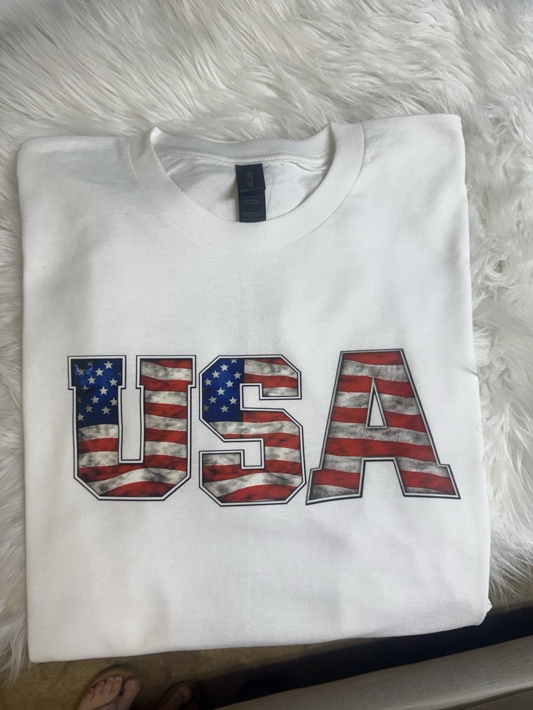 Unisex Gildan t-shirt w/ American Flag USA Patriotic design S M L Xl 2xl 3xl