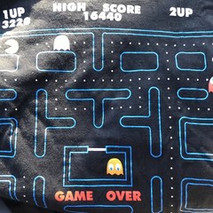 Medium cotton mix Pac-Man T-shirt!! Clean Very Nice Dark Color Print