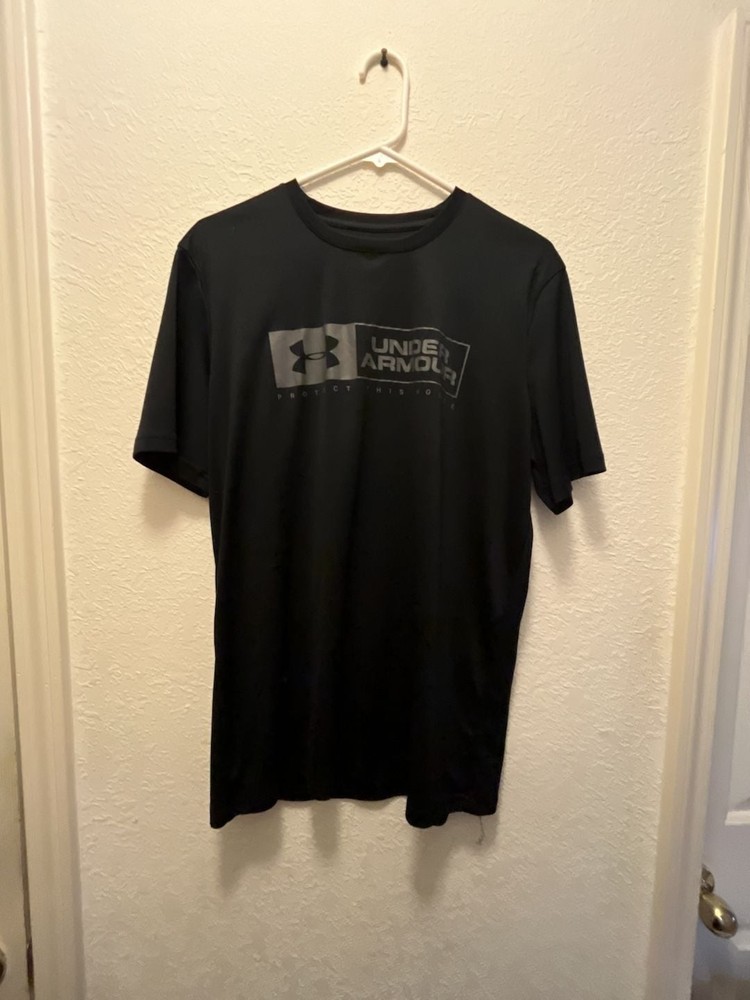 Under Armour Men’s HeatGear Loose Camo Panel Logo Graphic T-Shirt