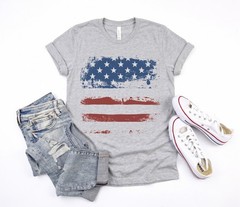 Grunge American Flag T-Shirt: Patriotic Fourth of July Unisex Tee