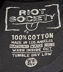 Riot Society t-shirt Bearly Buzzed Black Mens Size Medium