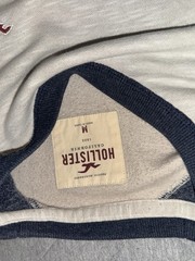 Hollister Men’s M Raglan Long Sleeve Crew Neck Colorblock Cotton Knit Logo Tee