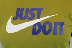 *RARE* Nike S/S NSW JUST DO IT SWOOSH T-SHIRT GREEN/MULTICOLOR AR5006-377