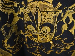 VTG Bulzeye T-Shirt Men’s Medium Black Gold Saint Sinner Skull Beaded Y2K
