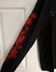 TRUE RELIGION Black w/ Red Floral Print LS “Crafted With Pride” Shirt T-Shirt L