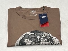 Reebok Men’s Regular Fit Short Sleeve Graphic Hoopwear T-Shirt, Brown, L