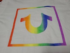 NEW True Religion White Rainbow/Pride Color Horseshoe Logo Tshirt SZ Large