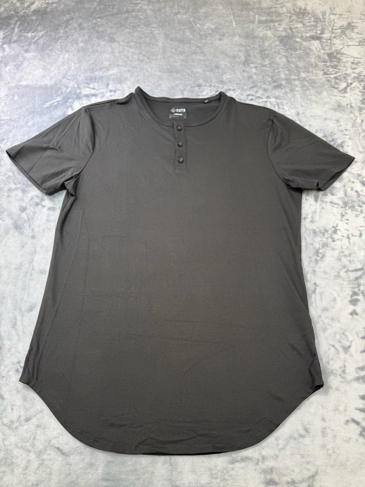CUTS Clothing Men’s Elongated Henley T-Shirt Pyca Pro
