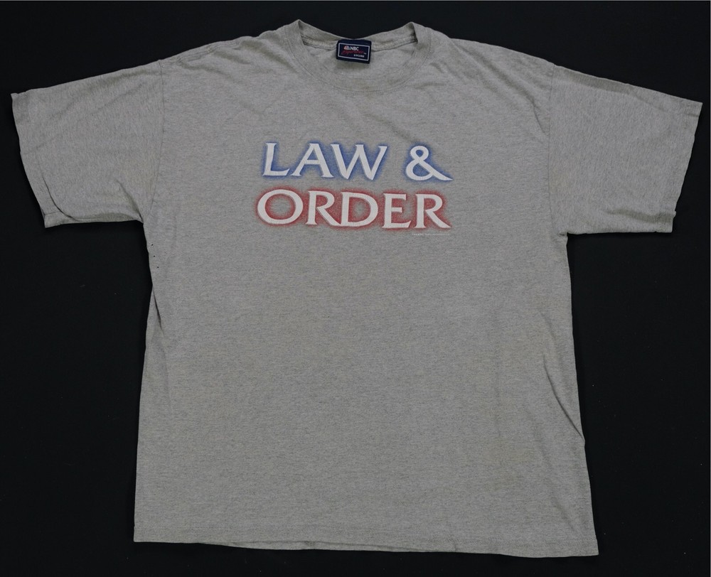 Rare VTG NBC Experience Store Law & Order 2001 T Shirt 90s 2000s TV Show Gray