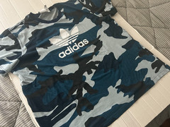 ADIDAS TREFOIL BLUE CAMO SIZE XL SHORTS SLEEVE T-SHIRT…SEE DESCRIPTION’