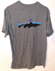 Patagonia Fish Short Sleeve T-Shirt Mens M 100% Organic Cotton Logo Outdoors