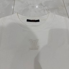 LOUIS VUITTON ・Embossed LV T-shirt