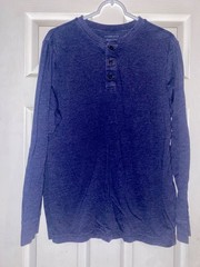 Croft & Barrow Men’s Easy Care Long Sleeve Henley T-Shirt – Size M – Blue