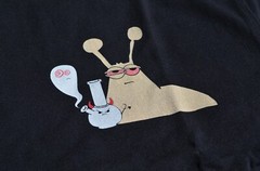 “Best Buds” High Quality T-shirt, Bong Slug and Ghost Buds, Graphic Print Tee