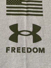 Mens 2XL Under Armour Freedom Flag Variation Loose Fit Gray T Shirt