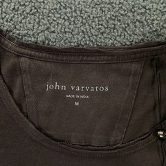 $168 John Varvatos Beaded Skull Raw Edge T-Shirt Mens Medium Oxblood Cotton Tee