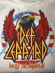Def Leppard Rocks the Americas White Eagle Graphic Crew Neck Tee Men’s L