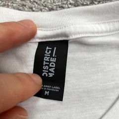 District Made Graphic Soft T-Shirt Mens Medium White Crew Neck Cotton Casual Tee
