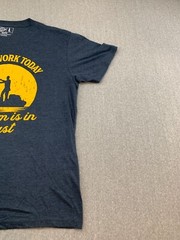 Crazy Dog Fishing T-shirt Men L Gray Blue Can’t Work Today, My Arm is in a Cast
