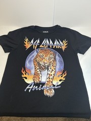 Def Leppard Animal Leopard Graphic Men’s L/G Black Tagless Cotton Tee
