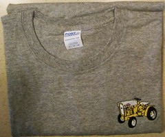 IH Cub Cadet Original,Hood Logo,70/100,149,1650 or 982 100% Cotton T-shirt