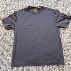 Rhone Element Shirt Mens Medium Charcoal Gray Cotton Blend Short Sleeve Tee